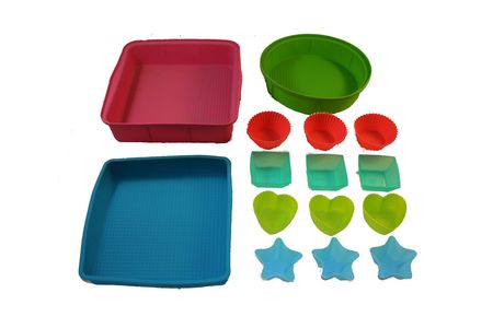 Kids cake mold set